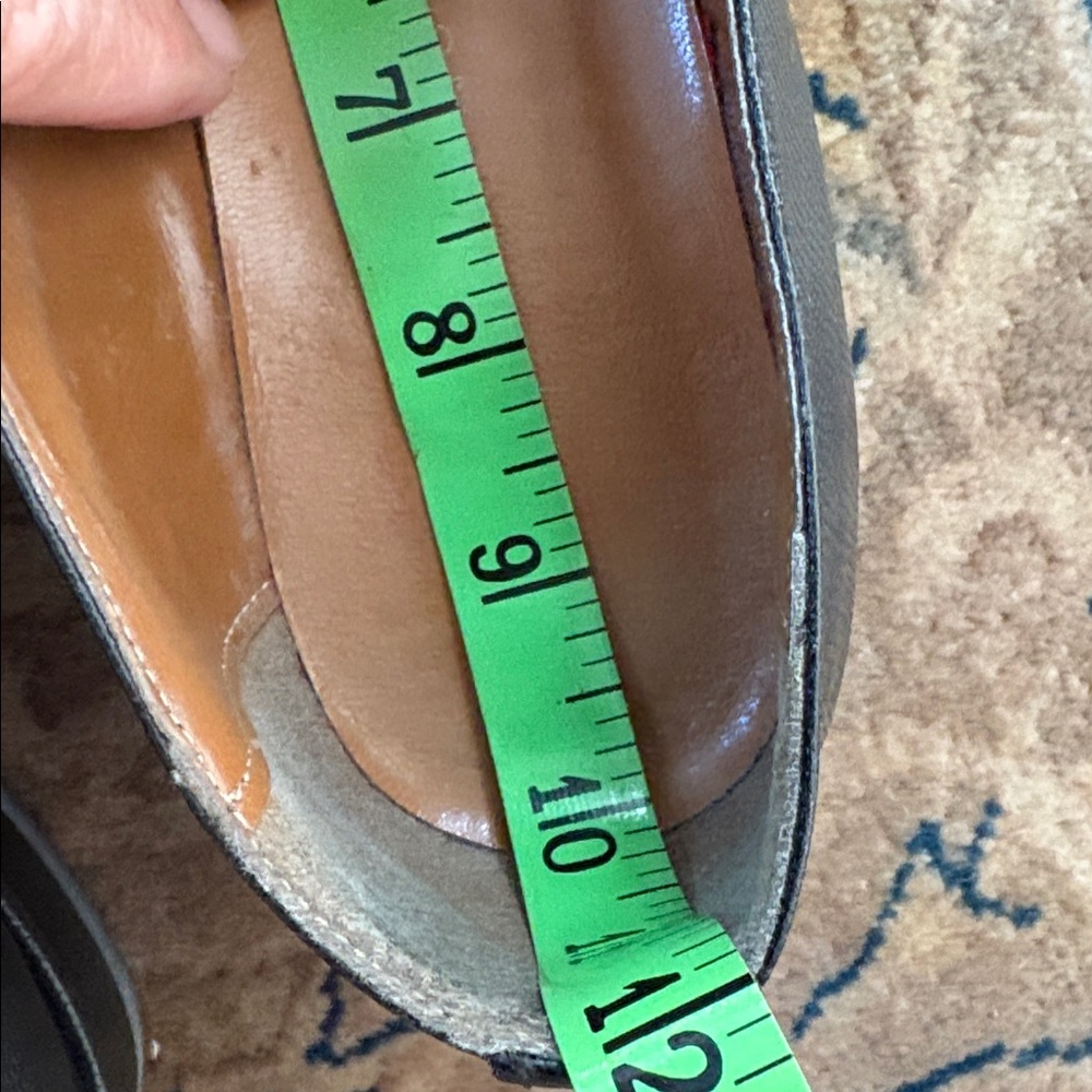🔥HP🔥VTG Ann Taylor Loafers, black w gold buckle, size 7 1/2 M, Italy - Picture 13 of 15